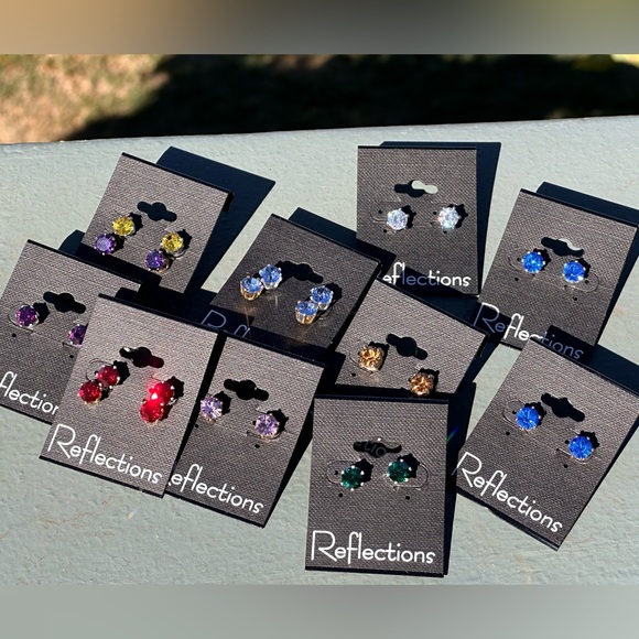 E58. Swarovski Crystal Silver or Gold Overlay Emerald amethyst Stud Earrings - Picture 9 of 16